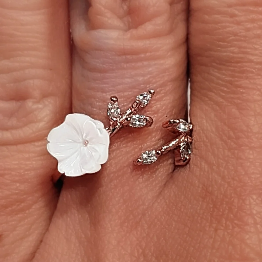 14k Gold Plated Alloy Metals with Ivory Floral Blossoming Adjustable Ring - Picture 7 of 8